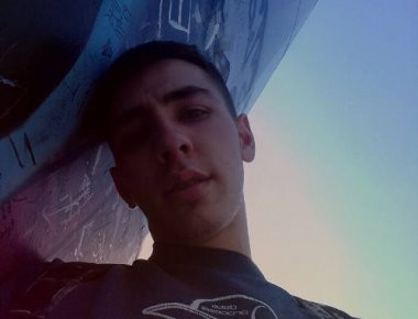 Αυτός είναι ο στρατιώτης που παρασύρθηκε από τρένο στην Οινόη -Συγκλονίζει ο πατέρας του (φωτό)